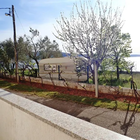 Sidro On The Beachfront Appartement *