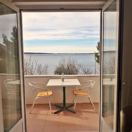 Sidro On The Beachfront