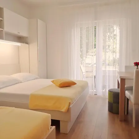 Sidro On The Beachfront 公寓 *