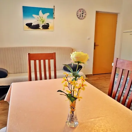 Apartment Sidro On The Beachfront Starigrad Paklenica