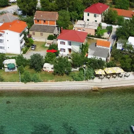 Sidro On The Beachfront Apartment