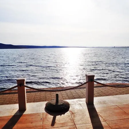 Sidro On The Beachfront Apartment Starigrad Paklenica